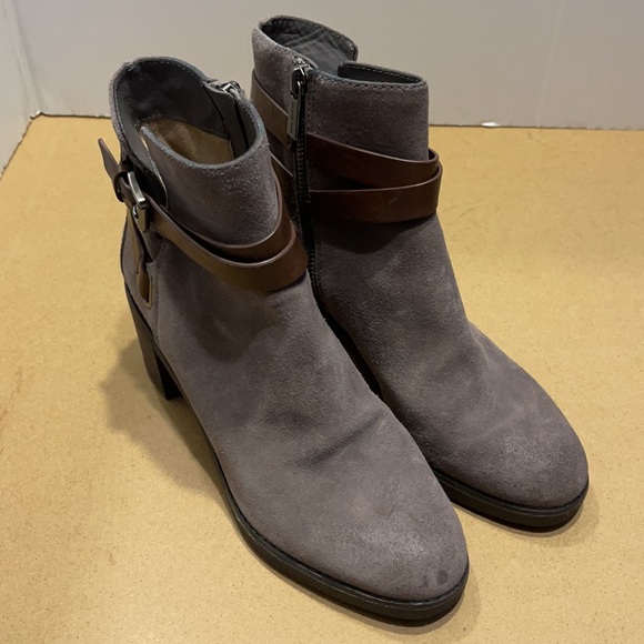 Micheal Kors Ankle Bootie - Picture 6 of 7